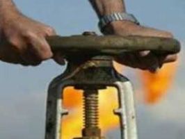 İran'ın petrol gelirleri düşüş gösterdi