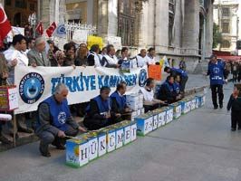 Memur zammına tenekeli protesto!