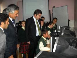 AHMET POYRAZ - AK Partili vekil okulları ziyaret etti