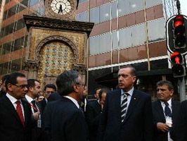 Erdoğan'dan Osmanlı hatırası saat kulesine ziyaret