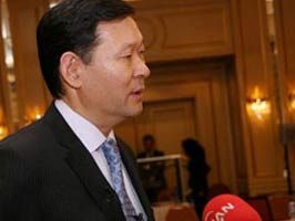 KURMANBEK BAKIYEV - Afganistan'daki uyuşturucu dünyaya yeter