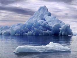 ANTARKTIKA - Denizciler buzdağına karşı uyarıldı