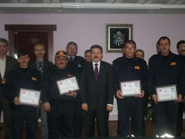 AHMET BERBEROĞLU - İtfaiye personeline takdirname