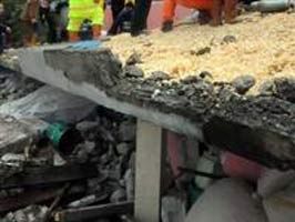 Şanlıurfa'da evin üzerine kaya düştü