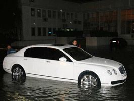 BENTLEY - Antalya'da sel baskını