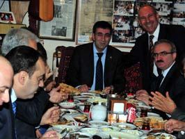 CAHİT BAĞCI - Devlet Bakanı Van'ı ziyaret etti