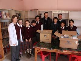 Şirinköy İlköğretim Okuluna kitap yardımı