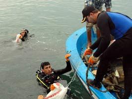 CUNDA ADASı - Ayvalık'ta deniz altı temizleniyor