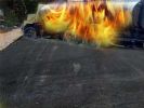 Afyon'da zift kamyonu yandı