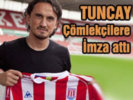 TUNCAY ŞANLI - Tuncay Şanlı çömlekçilere imzayı attı