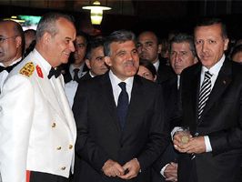 LIDERI BAYKAL - Başbakan'dan Deniz Baykal'a davet