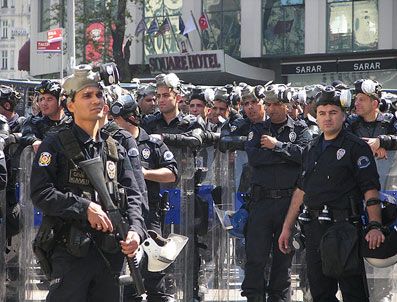 NIHAI HEDEF - Polisin yeni gözdesi 'plastik mermi atar tabanca'