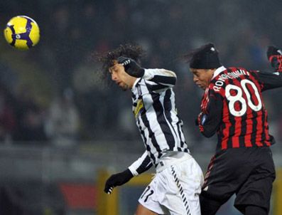 Ronaldinho Juventus'u yaktı