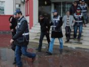 Sigara kaçakçılığında 5'i memur 28 gözaltı