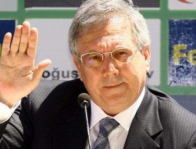 SARı LACIVERTLILER - Aziz Yıldırım yüksek maliyetli transfer yapılmasına izin vermedi