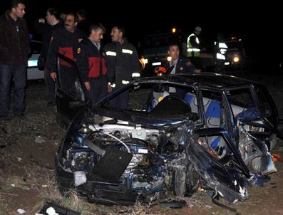 Uşak'ta trafik kazası : 3 ölü