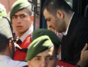 Hapse gardiyan olarak girecekti