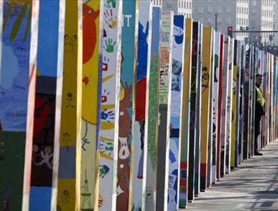 YAŞAR ERYıLMAZ - Ana caddeye duvar ördüler