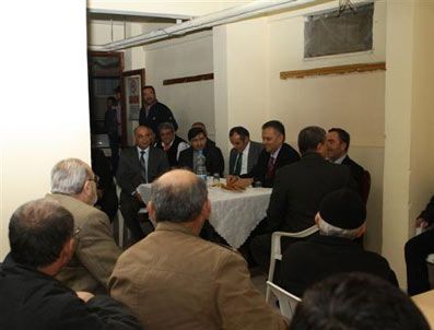 AHMET POYRAZ - Başkan Poyraz Fırat Sitesini ziyaret etti