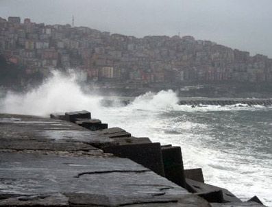 Fırtına Karadeniz'i hırçınlaştırdı