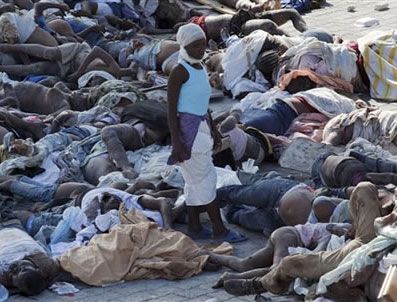 Haiti'de 150 bin ceset toprağa verildi