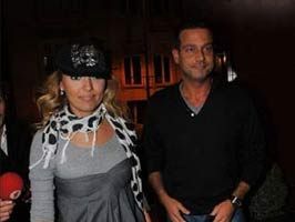 TUANA - Şifreli kapının yerini değiştirdi