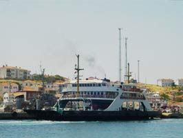 Çanakkale'de Bozcada arabalı vapur seferleri iptal edildi