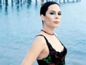 Demet, çocuklar için ingilizce söyleyecek