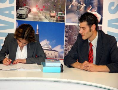 ERCAN GÜLEÇ - Canlı Yayında Evlendiler