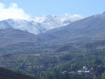 ÇATALOLUK - Kösedağına Yılın İlk Karı Yağdı