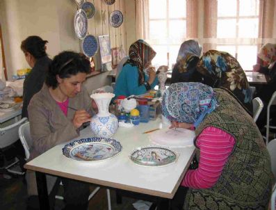 Ücretsiz Meslek Öğretiliyor