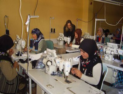 İSMAIL AKSOY - Hem Kurs Görüyor, Hem De Para Kazanıyorlar