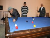 Huzurevinde Barınan Yaşlılar Bilardo İçin Rakip Arıyor