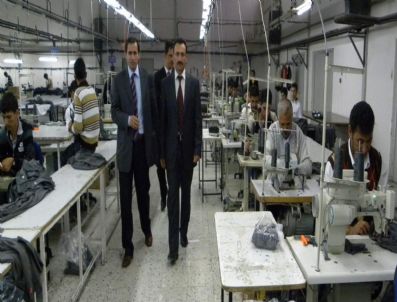 İngiltere'nin 2011 Moda Bayan Pantolanları Develi'den