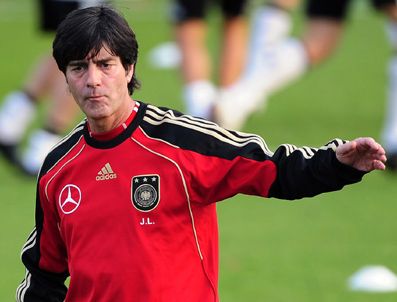 CACAU - Joachim Löw: Mesut Kazakistan maçında forma giyecek