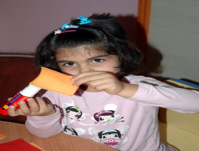 Minikler Emin Ellerde