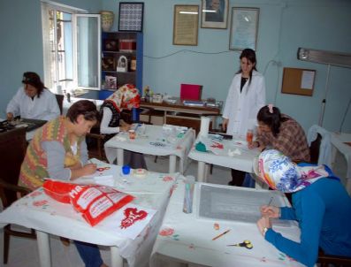 TUNCAY KıLıÇ - Edremit Belediyesi'nin El Sanatları Kursları Başladı