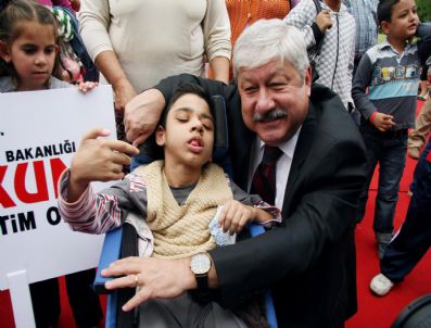 SÜMER TİLMAÇ - Özel Çocuklar 'Kırmızı Halı'da