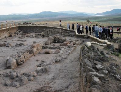 YAVUZ COŞKUN - Taşlıgeçit Arkeoloji Parkı Açıldı