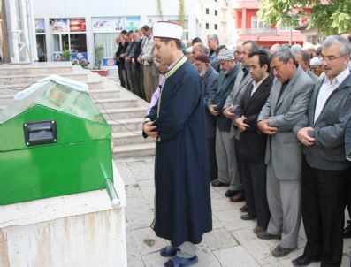 İntihar Eden Liseli Kızın Cenazesi Ortada Kaldı