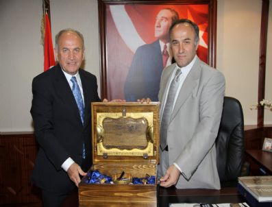 HALIL BAKıRCı - İstanbul Büyükşehir Belediye Başkanı Topbaş'dan Rize Valisi Hacımüftüoğlu'na Ziyaret