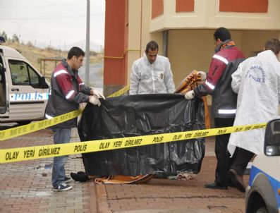 Kayseri'de 5. Kattan Düşen Alzheımer Hastası Hayatını Kaybetti