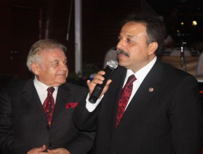 HALIL MAZıCıOĞLU - Milletvekili Mazıcıoğlu İstanbul'da Gazianteplilerle Buluştu