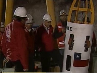 SEBASTIAN PINERA - Şili'deki madenciler teker teker çıkarılıyor