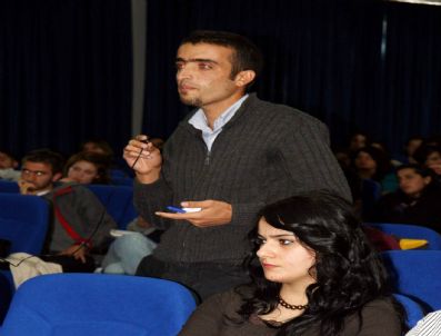 ZIRVE YAYıNEVI - Sivas'ta 'Çok Kültürlülük Zenginlik Mi Tehdit Mi? Konferansı