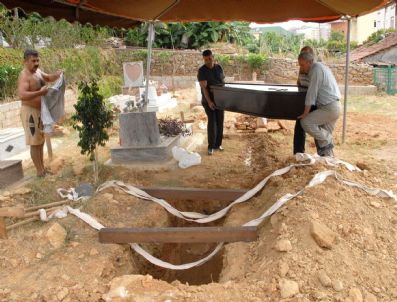 Alanya'da Yaşayan Alman Yalnız Gömüldü