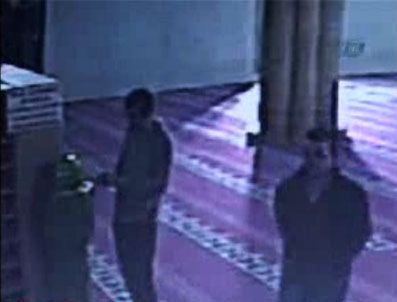 SELIMIYE CAMII - Camilerdeki yardım kutularını boşalttılar