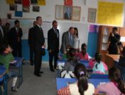 Vali Çiçek Köy Okullarını Ziyaret Etti