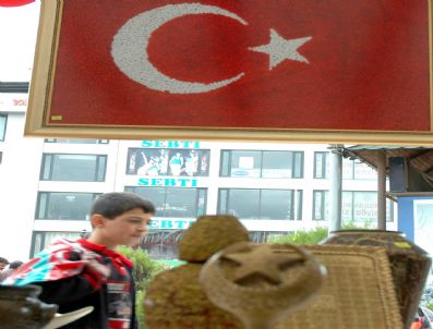 NURULLAH ERTAŞ - Van'da Kermes Ve El Sanatları Sergisi