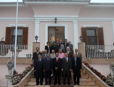 RECEP KıZıLCıK - Konuklarını Konakta Ağırladı